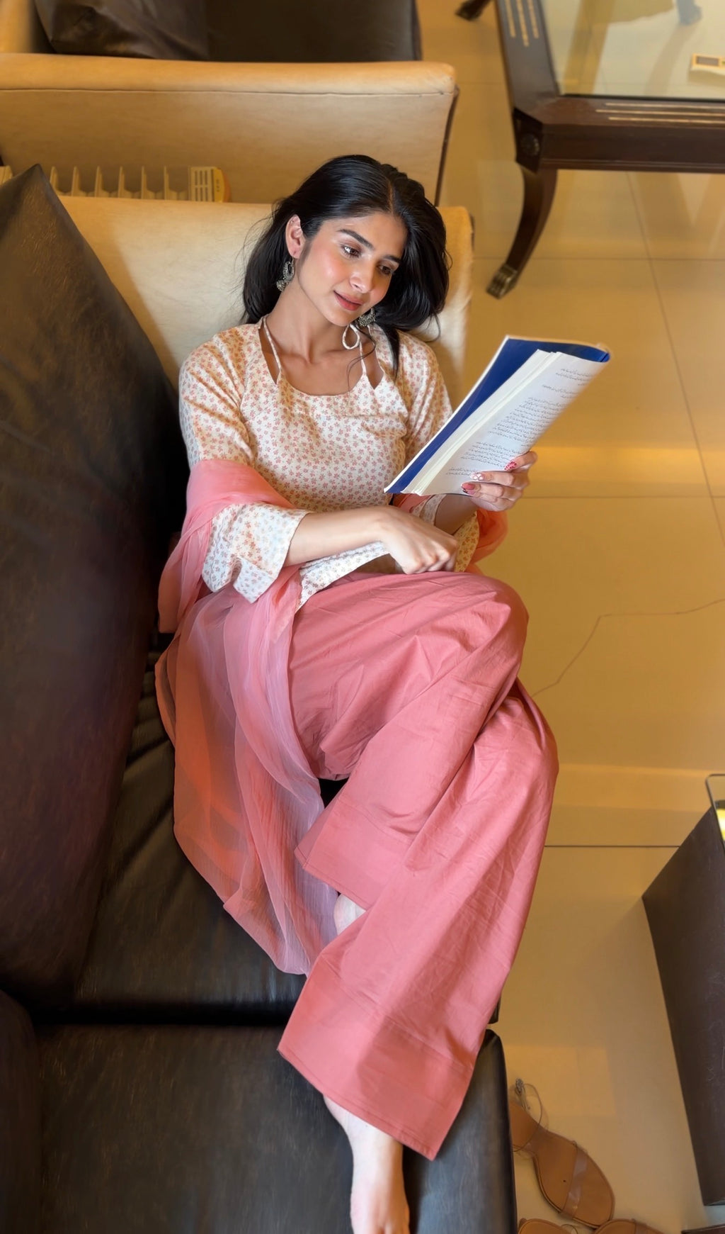 Off-White Floral Cotton Kurti with Peachy Pink Farshi Shalwar & Chiffon Dupatta