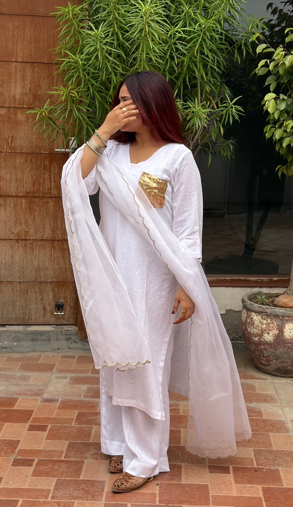 3-Piece Set — Pure White Linen Kameez with Gold Metallic Pocket, Gold Scallop Organza Dupatta & Wide Leg Trousers | ALBABS