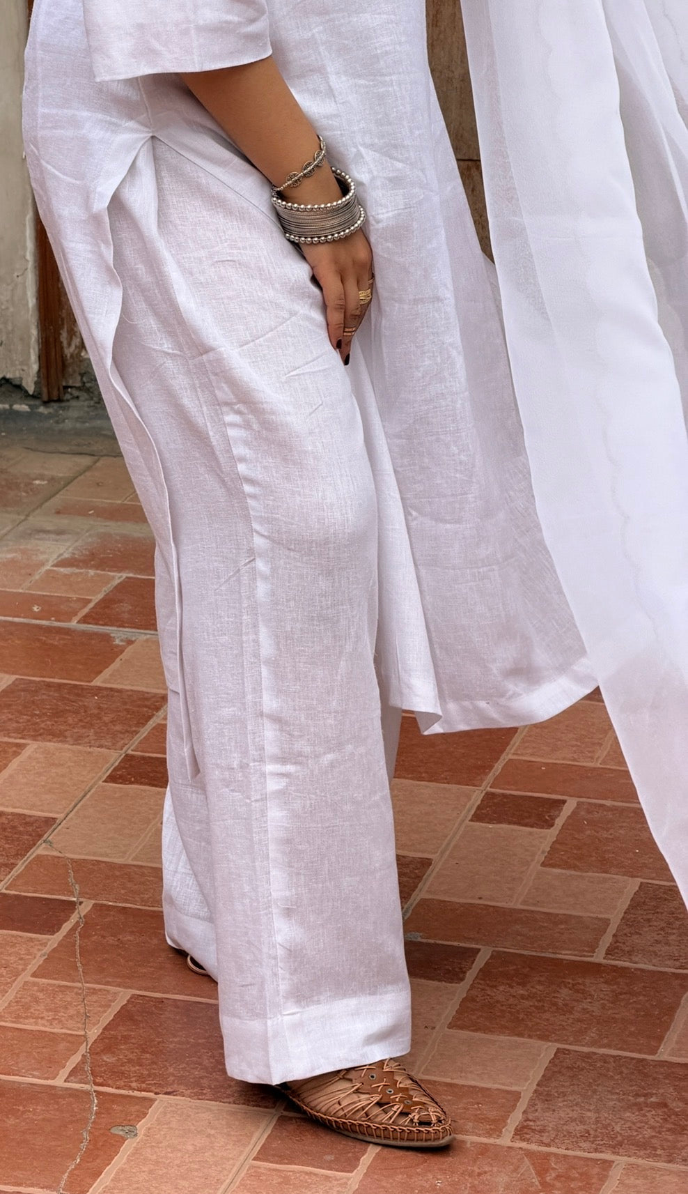 3-Piece Set — Pure White Linen Kameez with Gold Metallic Pocket, Gold Scallop Organza Dupatta & Wide Leg Trousers | ALBABS