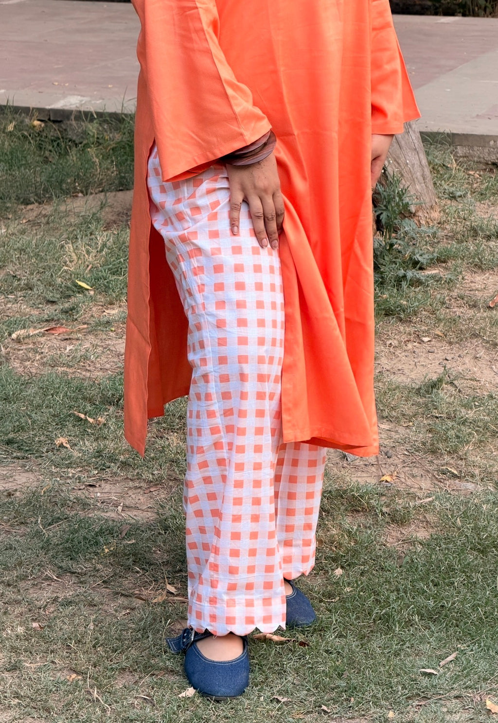 Peach 2-Piece Set — Rayon Cotton Kameez with Kangura Scallop Neck, Flared Sleeves & Gingham Straight Pants | ALBABS